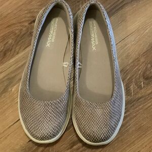 Women’s sketcher shoes